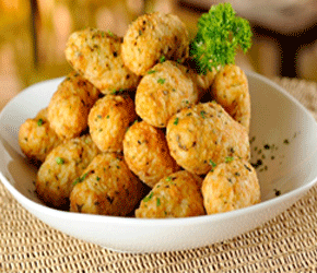 Bolinho de arroz e bacalhau